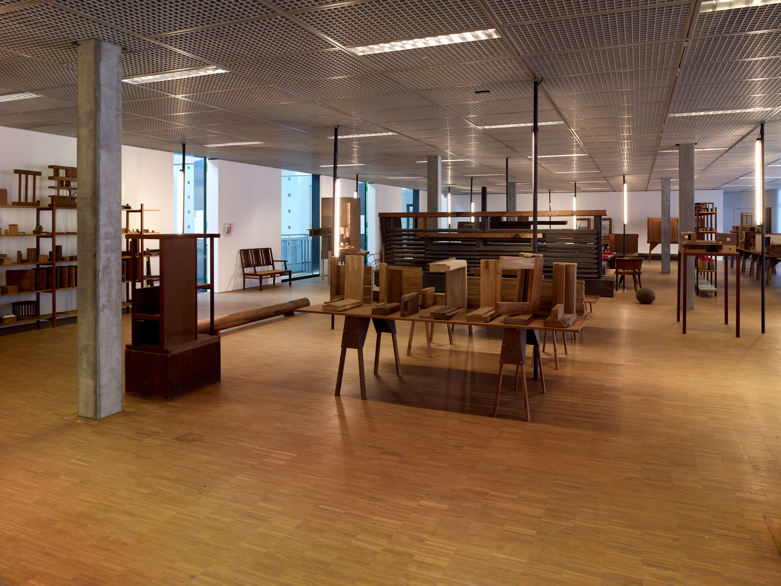 E11328 AP45 028262 j2560